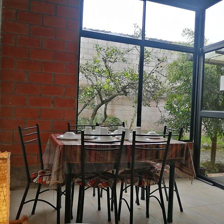 Capybara Home Stay Mindo Exterior foto