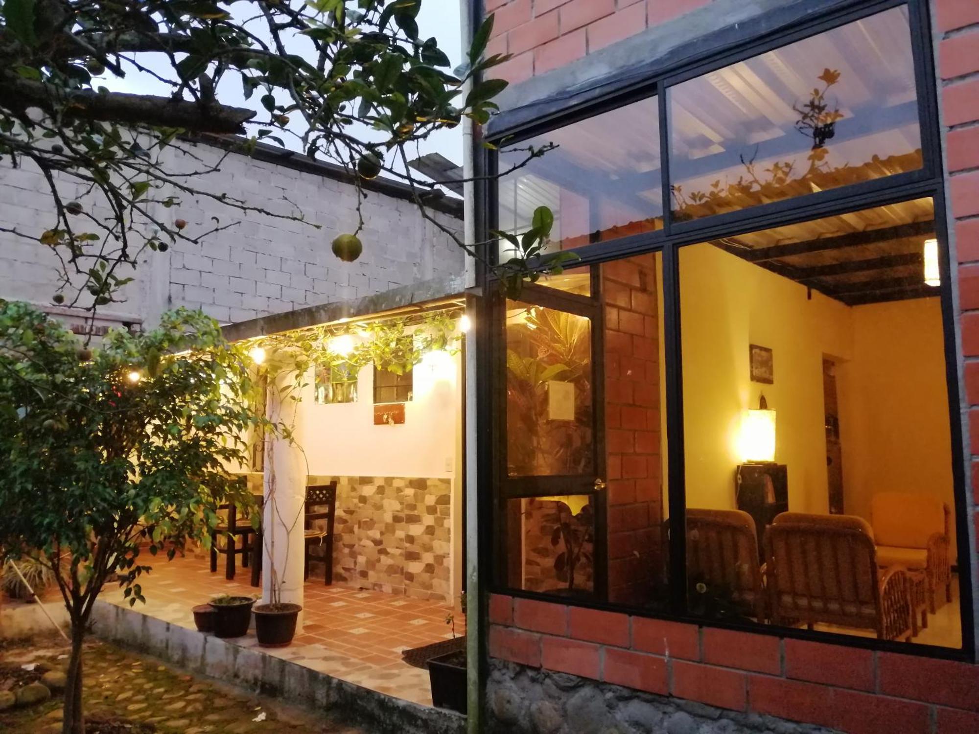 Capybara Home Stay Mindo Exterior foto
