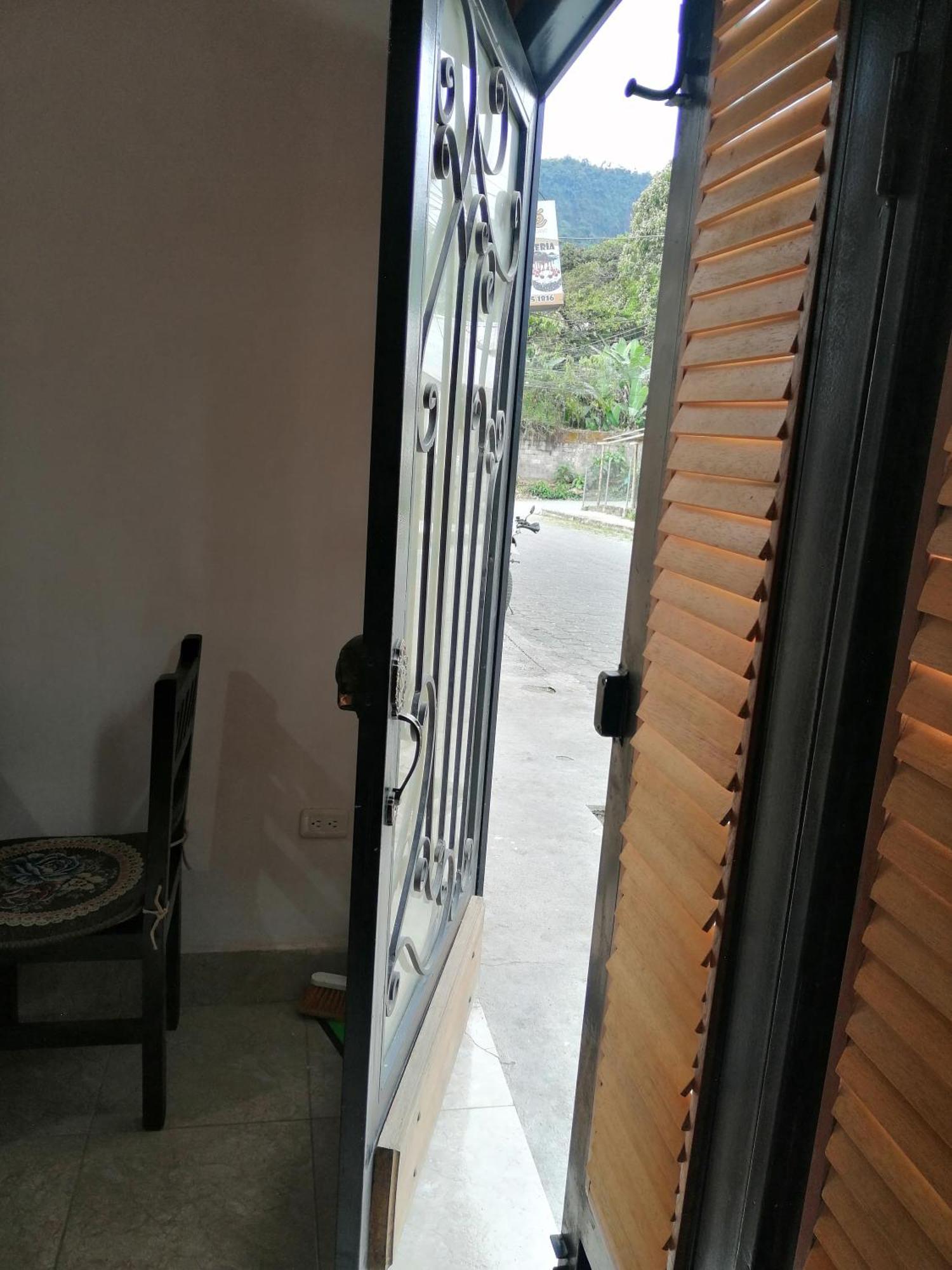 Capybara Home Stay Mindo Exterior foto