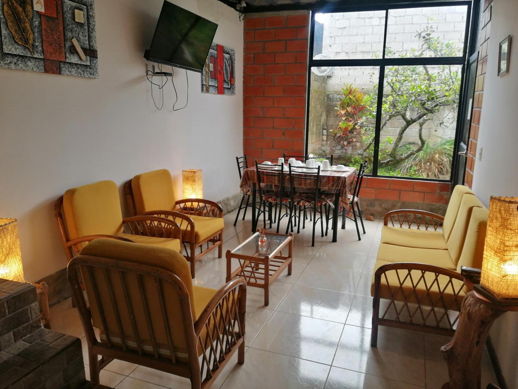 Capybara Home Stay Mindo Exterior foto